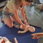 Praktische Übung zur Herzdruckmassage